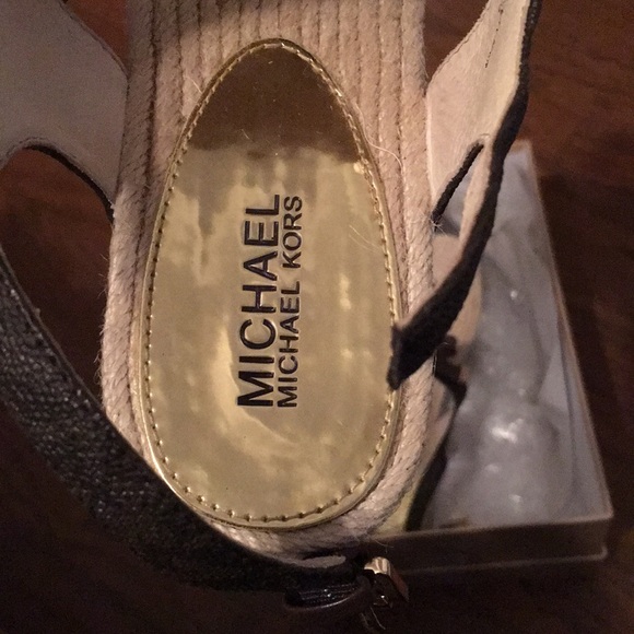 MICHAEL KORS SIGNATURE SANDALS! New! Brown! Sz 9 - Picture 7 of 8